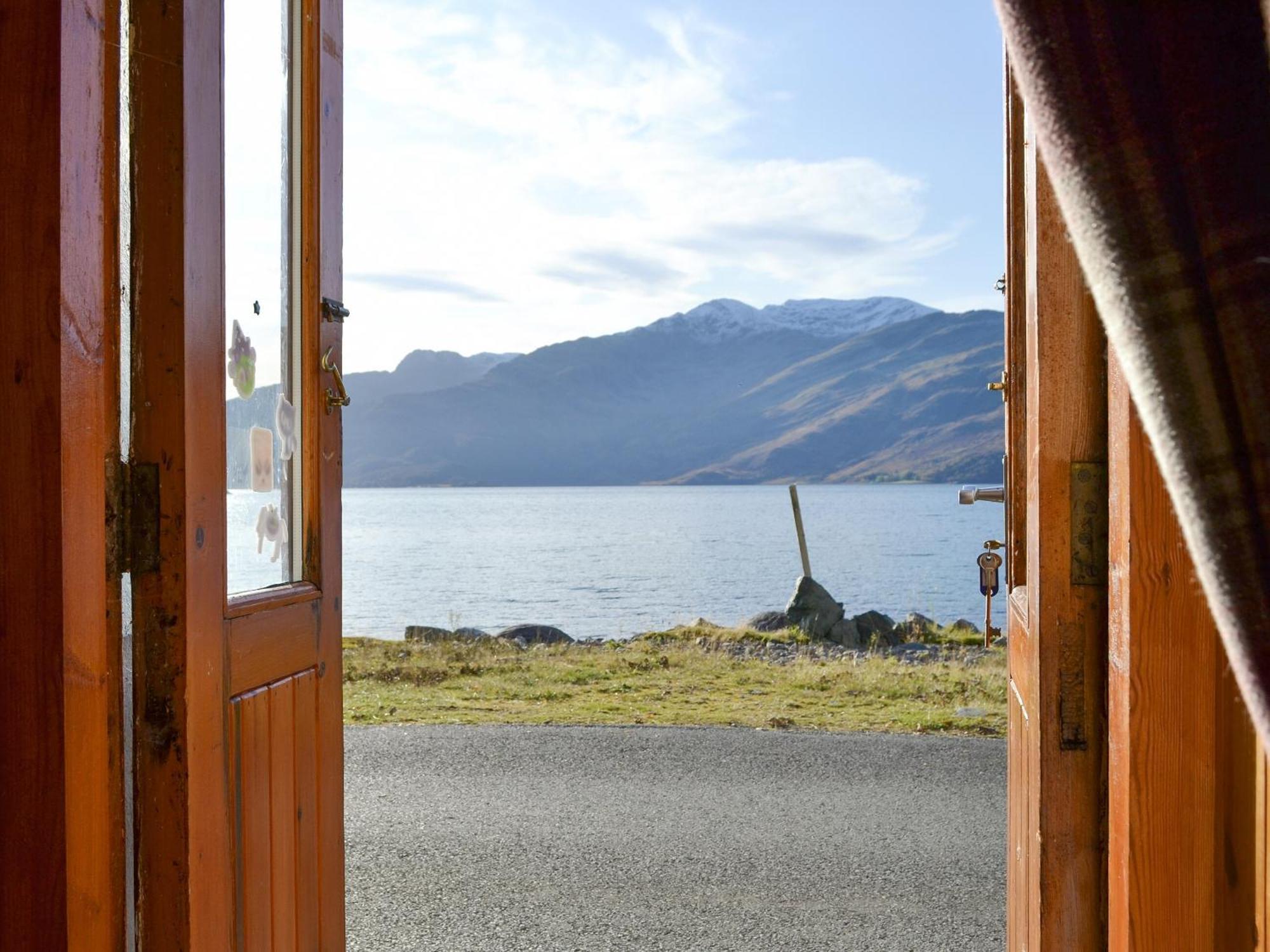 Shore Cottage Arnisdale Ngoại thất bức ảnh